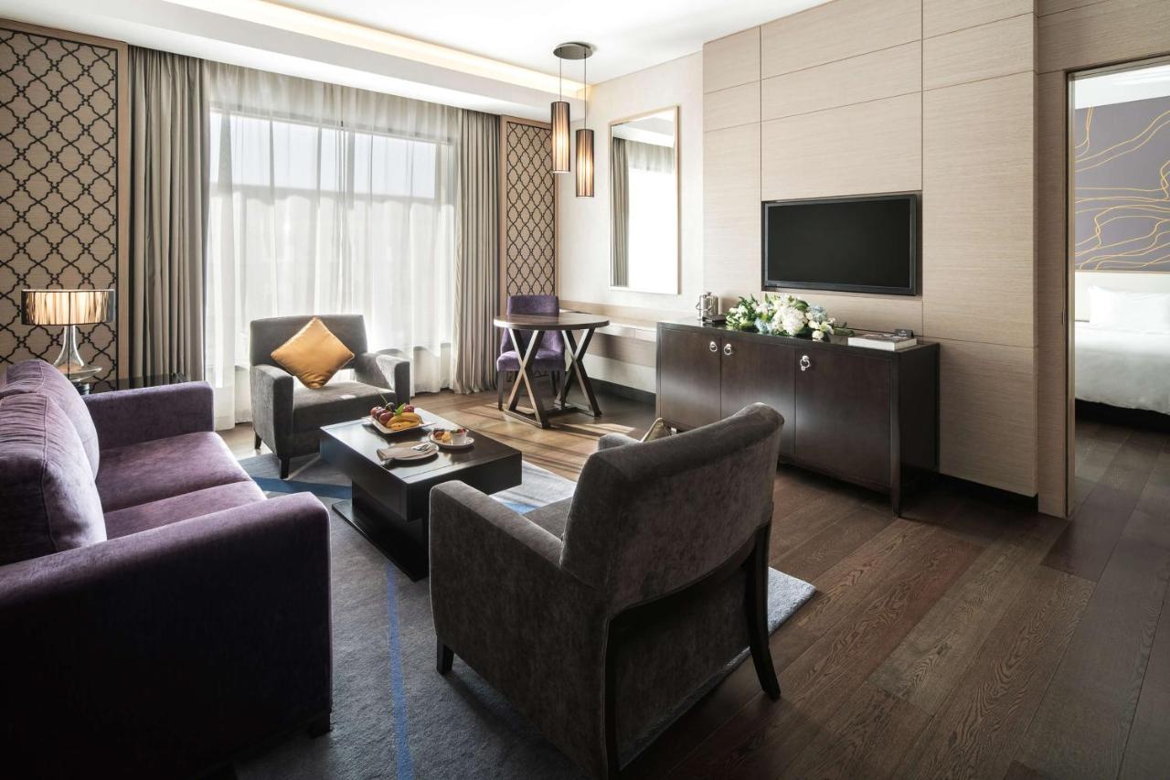 Radisson Collection Muscat, Hormuz Grand Hotell Exteriör bild A suite at the hotel