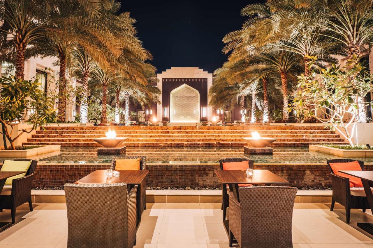 Radisson Collection Muscat, Hormuz Grand Hotell Exteriör bild The Palace Downtown Dubai