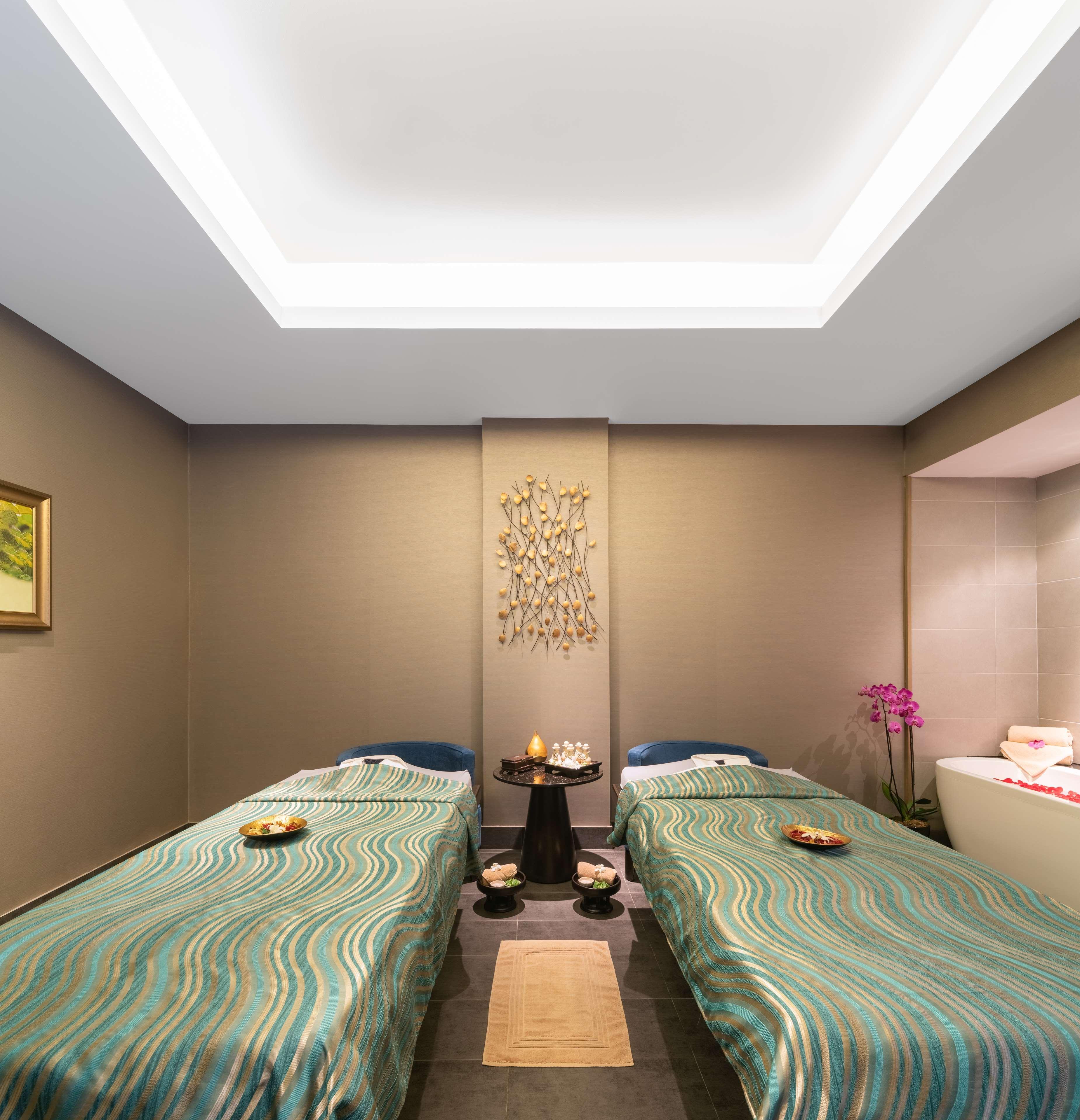 Radisson Collection Muscat, Hormuz Grand Hotell Exteriör bild Spa at The Oberoi, Mumbai