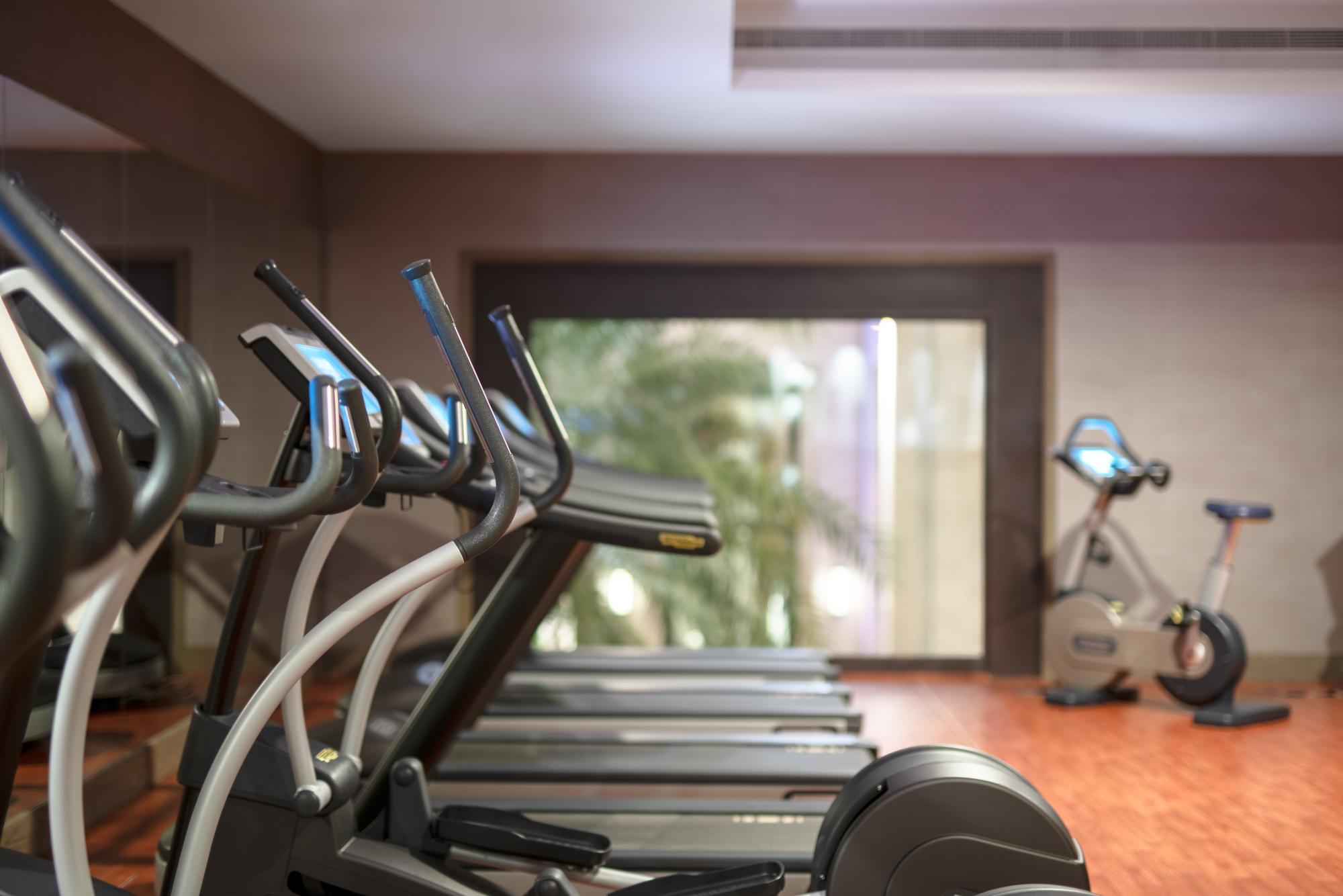 Radisson Collection Muscat, Hormuz Grand Hotell Exteriör bild A gym