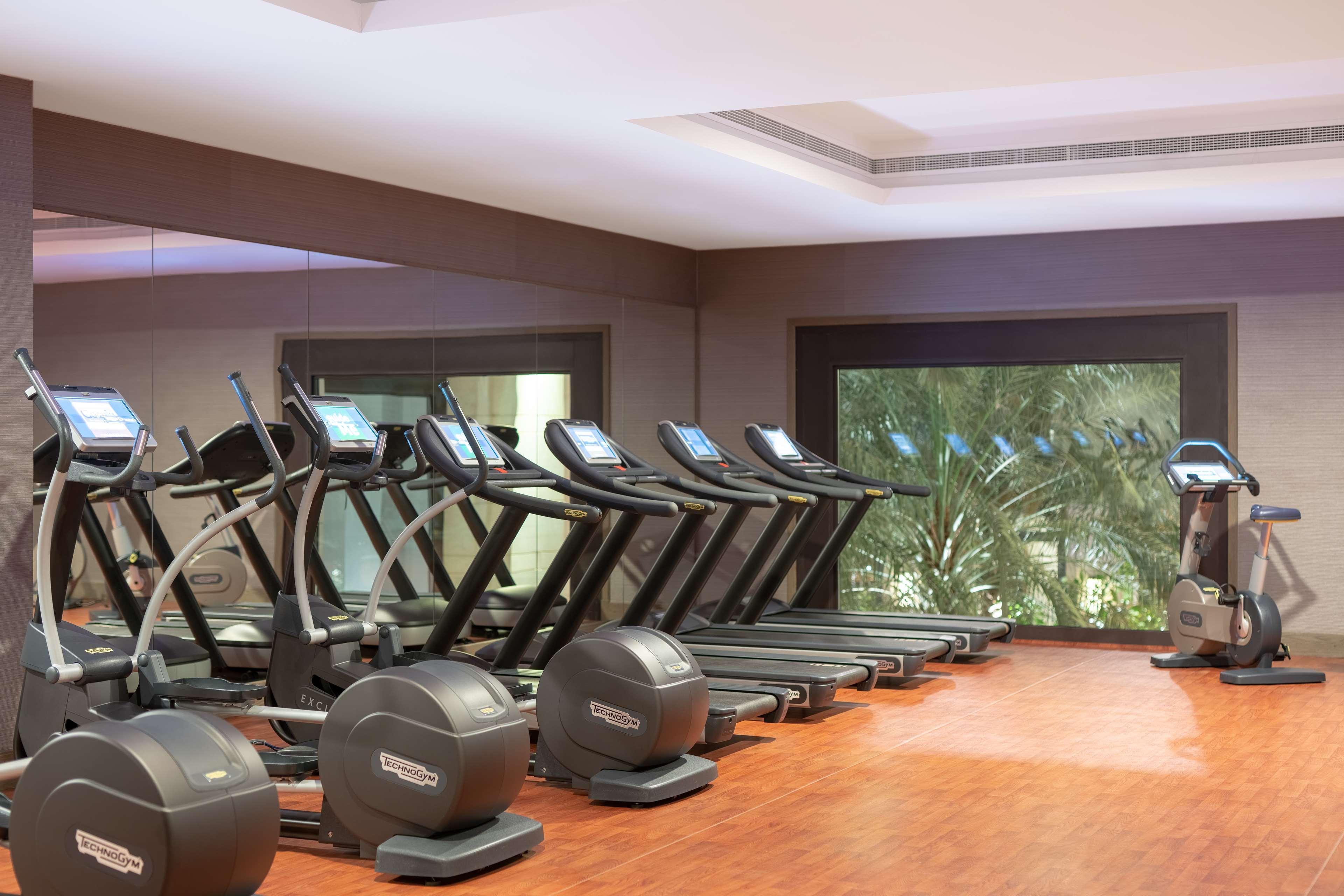 Radisson Collection Muscat, Hormuz Grand Hotell Exteriör bild The gym at the Taj Bengal