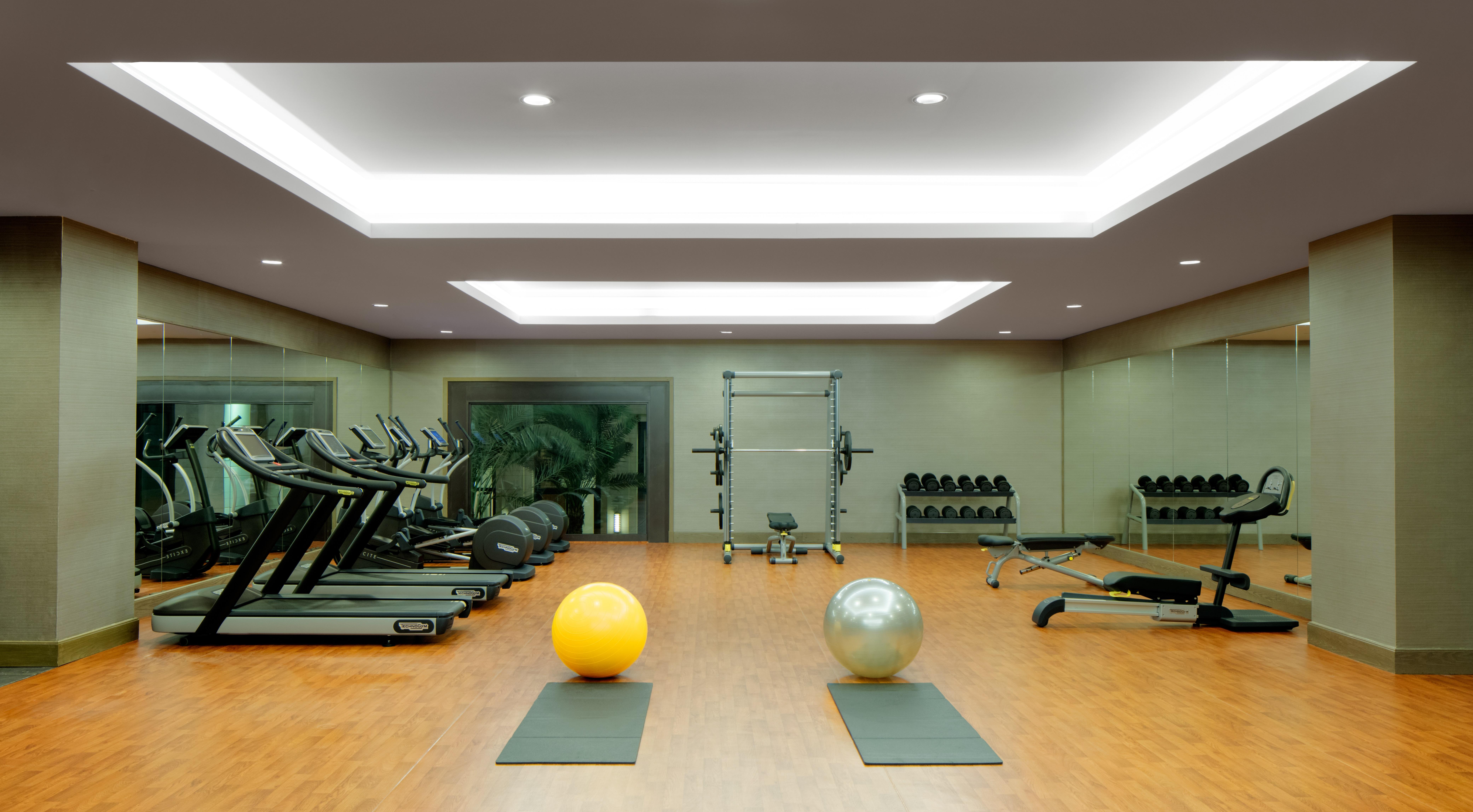 Radisson Collection Muscat, Hormuz Grand Hotell Exteriör bild The gym at the hotel