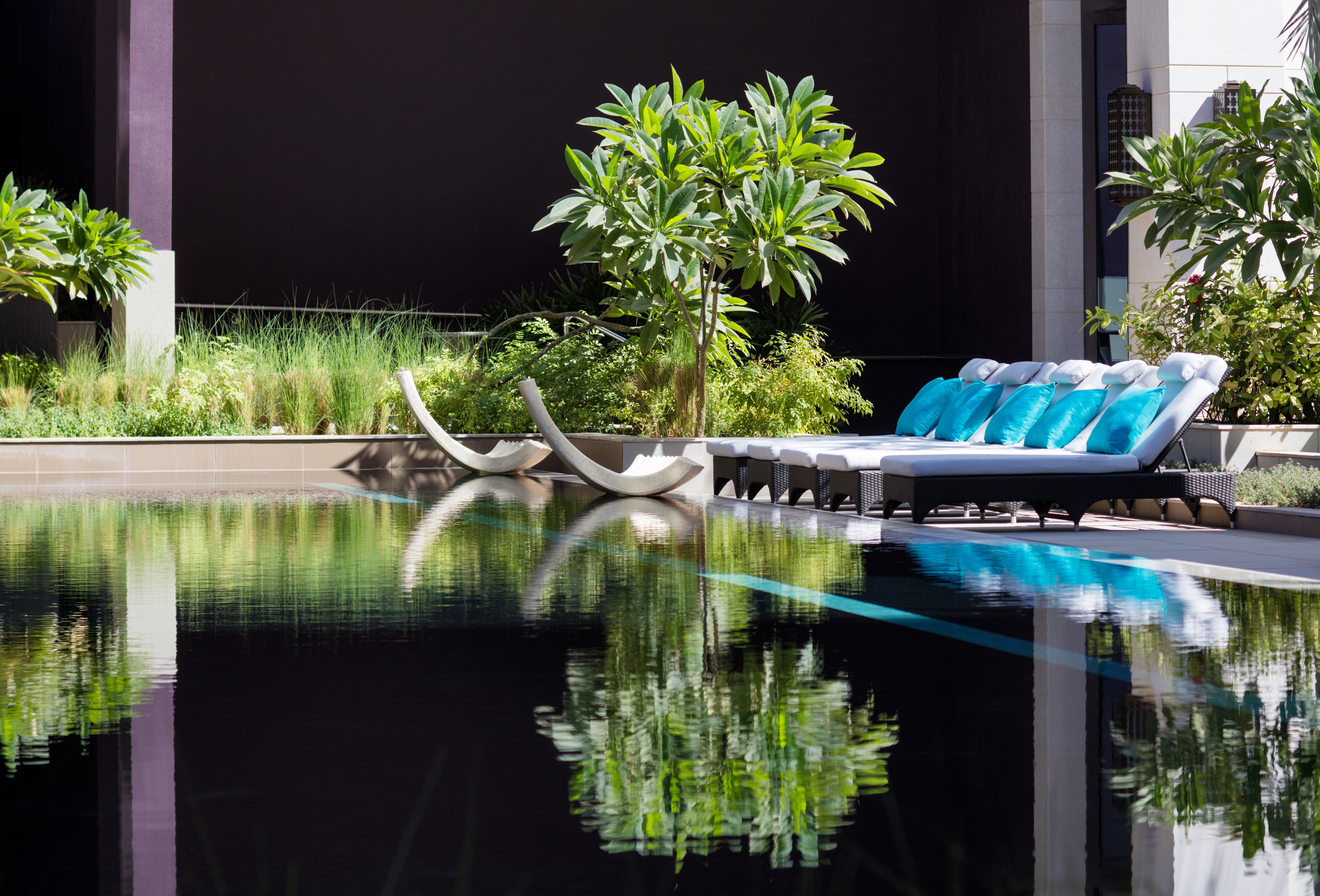 Radisson Collection Muscat, Hormuz Grand Hotell Exteriör bild The pool at the hotel