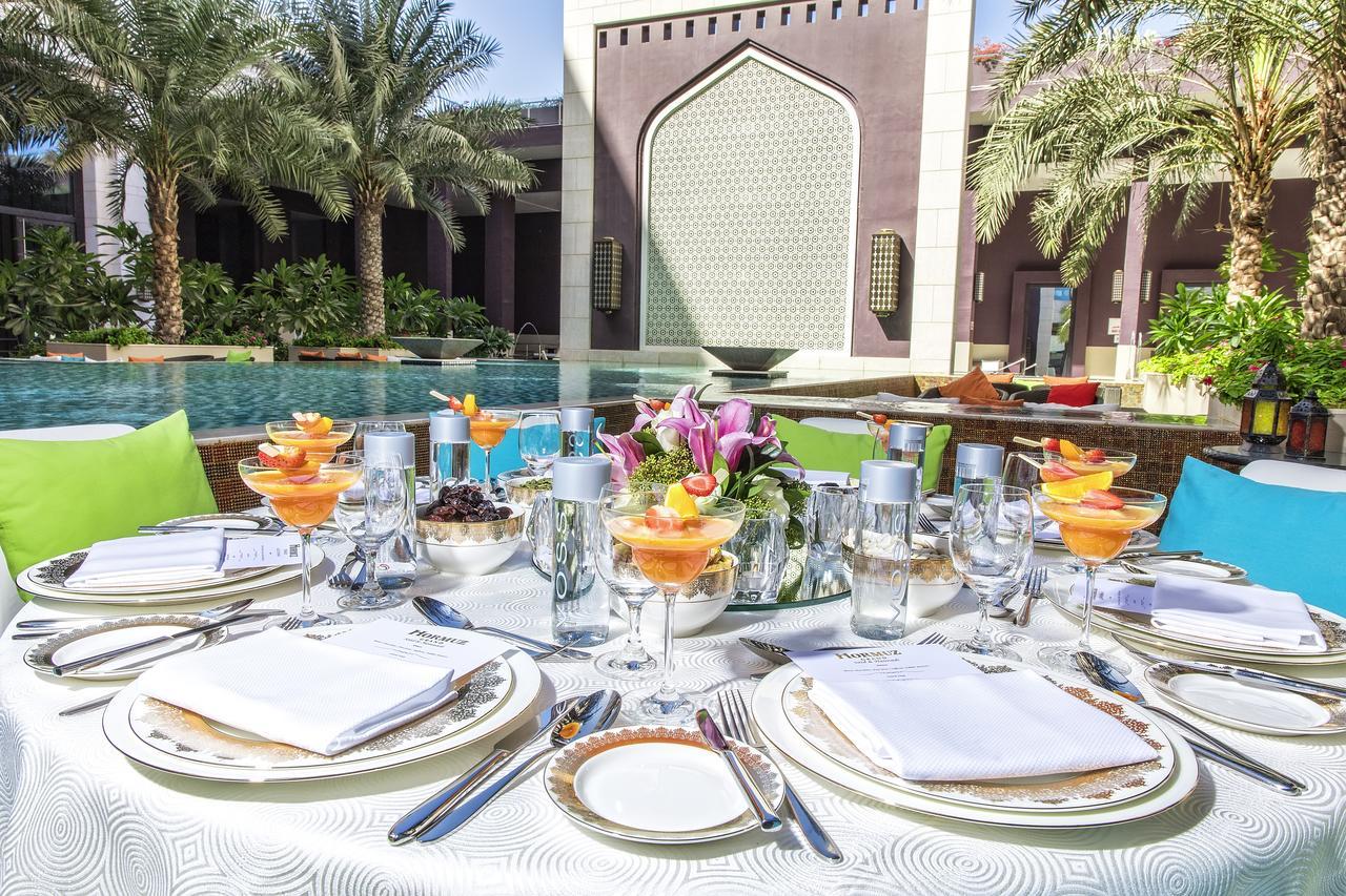 Radisson Collection Muscat, Hormuz Grand Hotell Exteriör bild The Palace Downtown Dubai